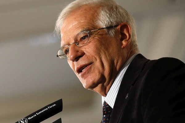 El exministro Borrell, estafado por Internet