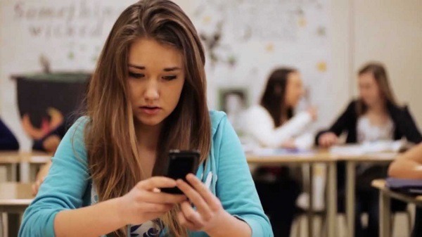 Multa de 2.800 euros por humillar a una joven en WhatsApp 2 ciber bulling