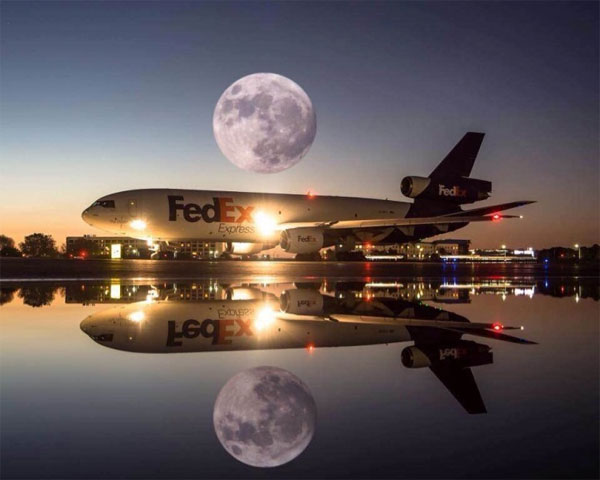 Los fotomontajes virales más falsos del 2016 2 avion_fedex_montaje