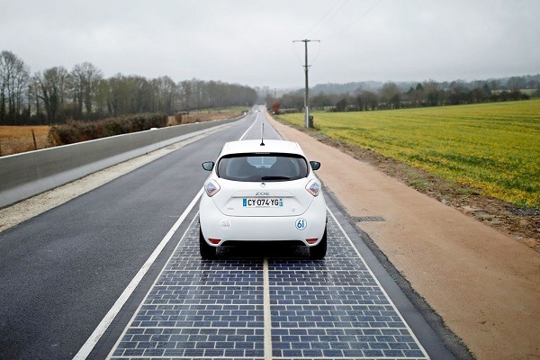 Ya en funcionamiento la primera carretera solar del mundo