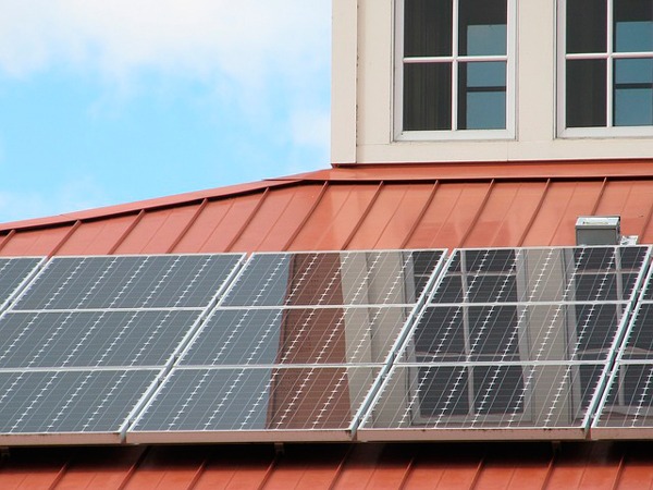 La Unión Europea apuesta por el autoconsumo energético frente al modelo español 3 placas solares