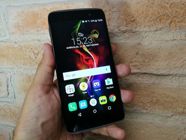 alcatel idol 4 delante