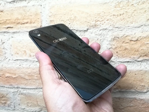 alcatel idol 4 trasera