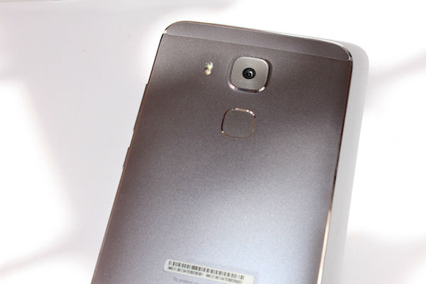 5 móviles con buena cámara para regalar por Navidad 5 Huawei Nova Plus camara