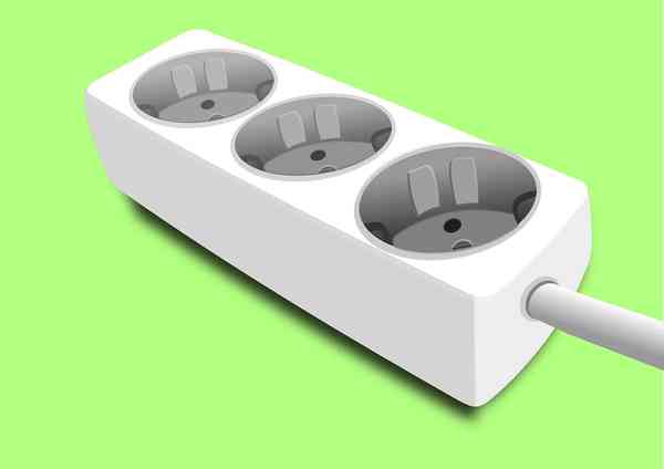Cómo pagar menos electricidad y cuánto gastamos de verdad 3 regleta electricidad