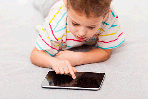 5 consejos para cuando tus hijos empiecen a usar el móvil o Tablet 3 tecnología y niños