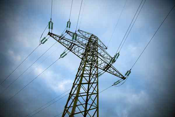 Cómo pagar menos electricidad y cuánto gastamos de verdad 4 torre alta tension