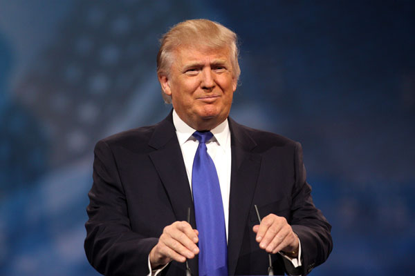 Apple, Facebook y casi 100 empresas denuncian a Donald Trump