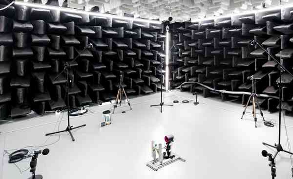 Dyson Singapur Tecnologia sala acustica