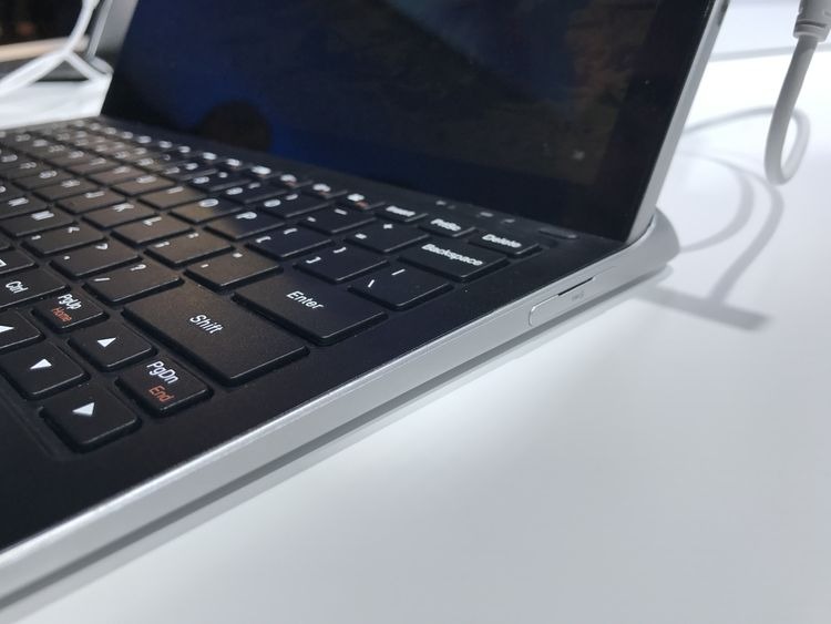 Alcatel Plus 12, una tablet con 4GB de RAM y Windows 10 5