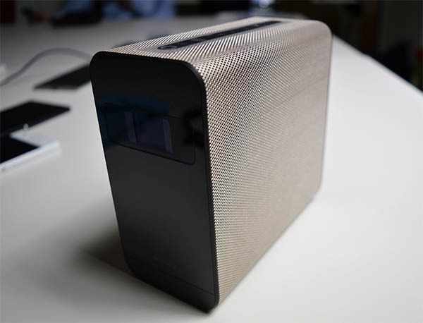 Sony Xperia Touch, un proyector que convierte cualquier pared en táctil