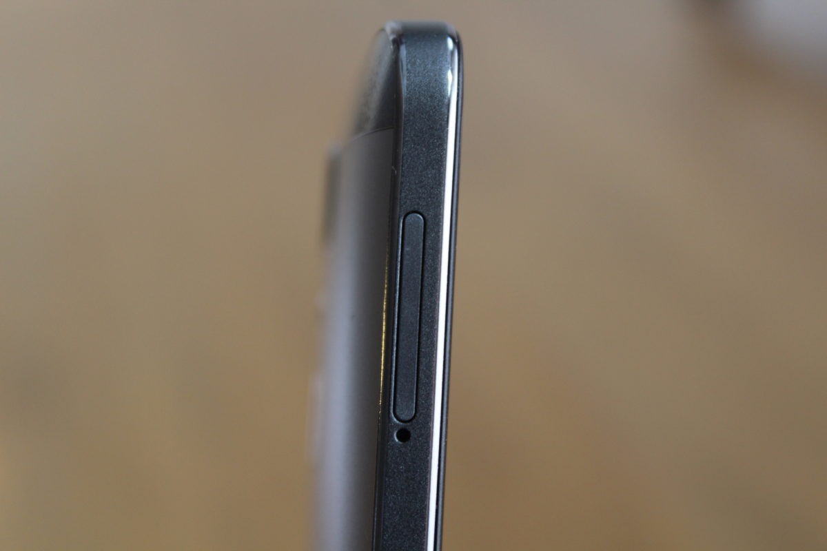 zte blade a610 plus lado