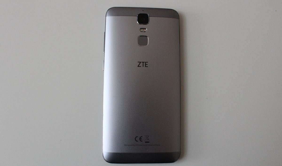 zte blade a610 plus detras