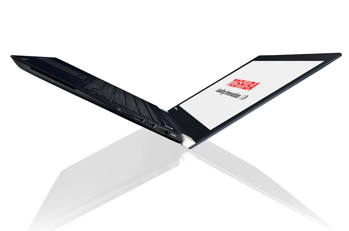 Toshiba Portégé X20, Portégé X30 y Tecra X40, portátiles ultraligeros que sobrepasan el kilo 6 Portege-X30-lateral
