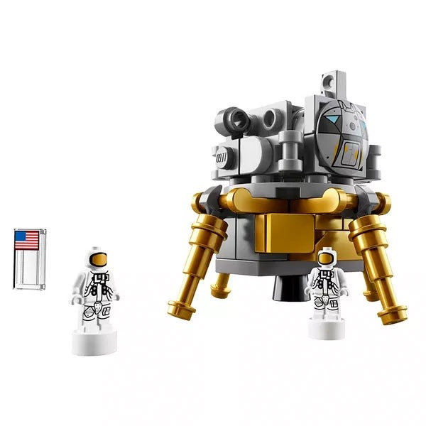 Lego crea un cohete Apollo de un metro de alto 2 Lego crea un cohete Apollo de un metro de alto 1