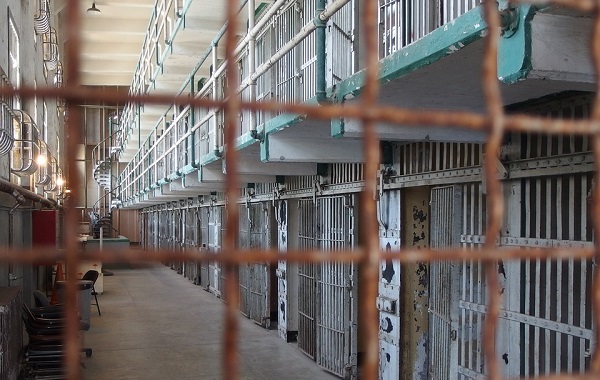 Prisioneros roban ordenadores viejos, los restauran y cometen delitos 2 roban ordenadores viejos