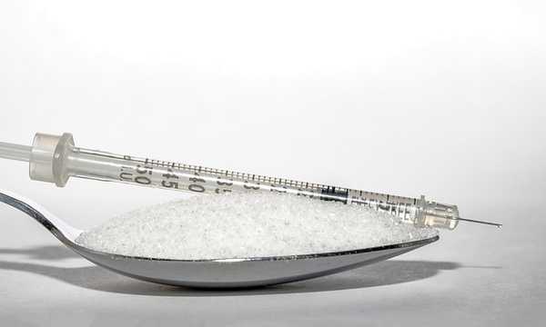 La verdad detrás del azúcar en Coca-Cola Light y Coca-Cola Zero 3 Azúcar y jeringuilla
