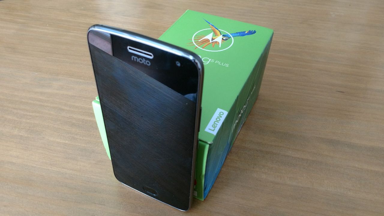 moto g5 plus lateral
