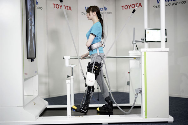 Toyota ayudará a la gente con parálisis parcial para que vuelvan a andar