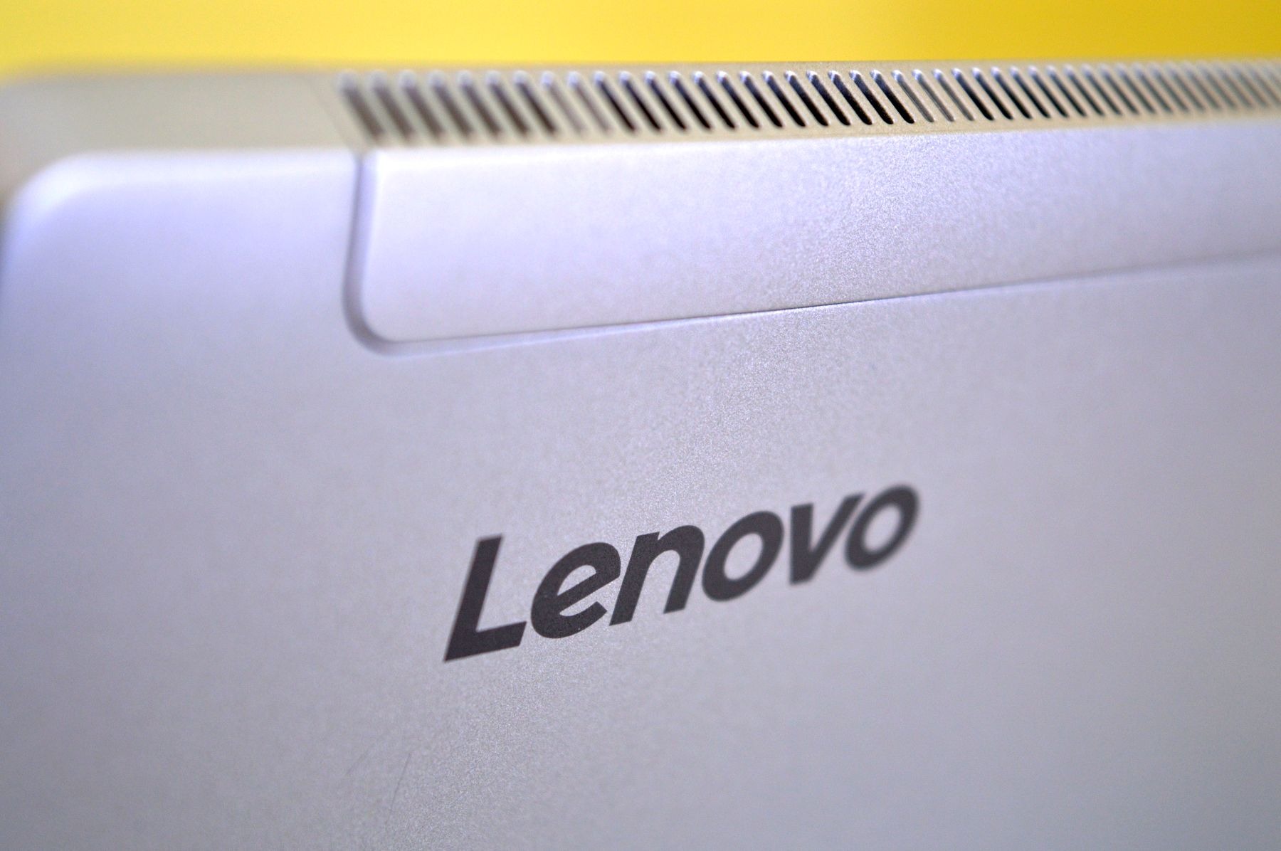 detalle posterior Lenovo Miix 510
