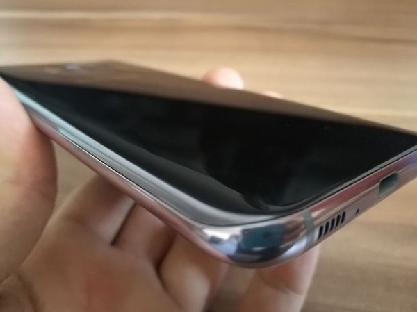 Samsung Galaxy S8+ curvas y metal