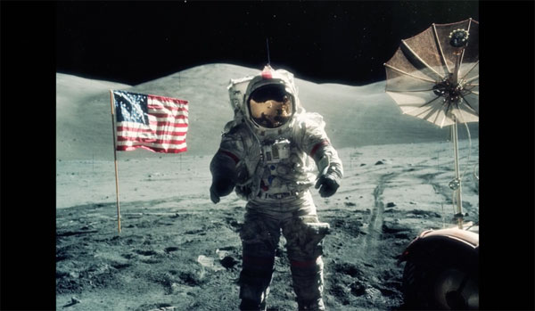 Lunar, un emocionante corto que nos muestra el aterrizaje en la Luna 2 Corto Lunar
