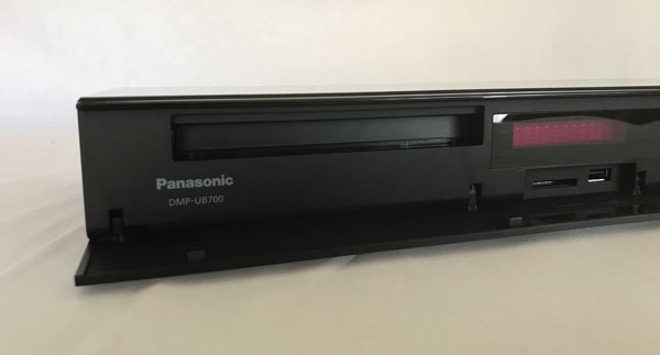 prueba Panasonic DMP-UB700 tapa delantera