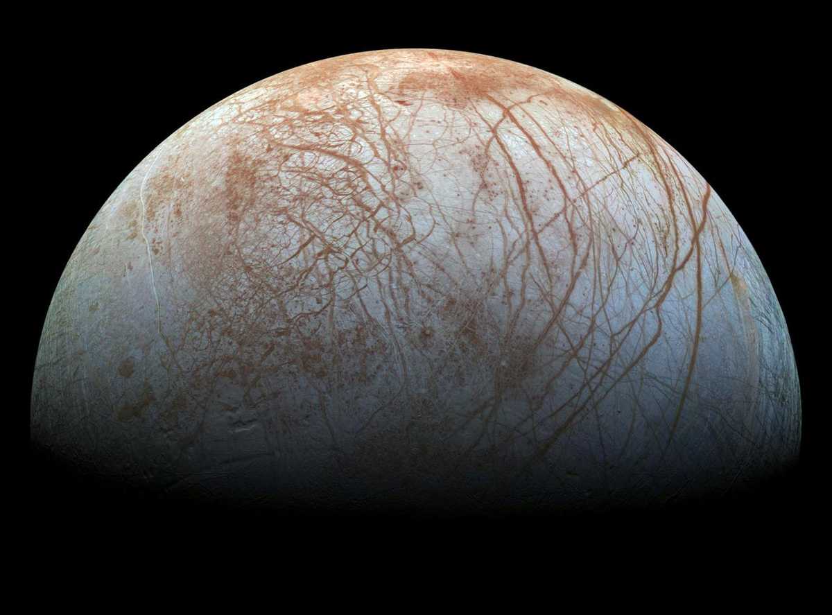 20 fotos impresionantes del espacio y la historia espacial 18 Hielo en Europa Jupiter 1998 NASA