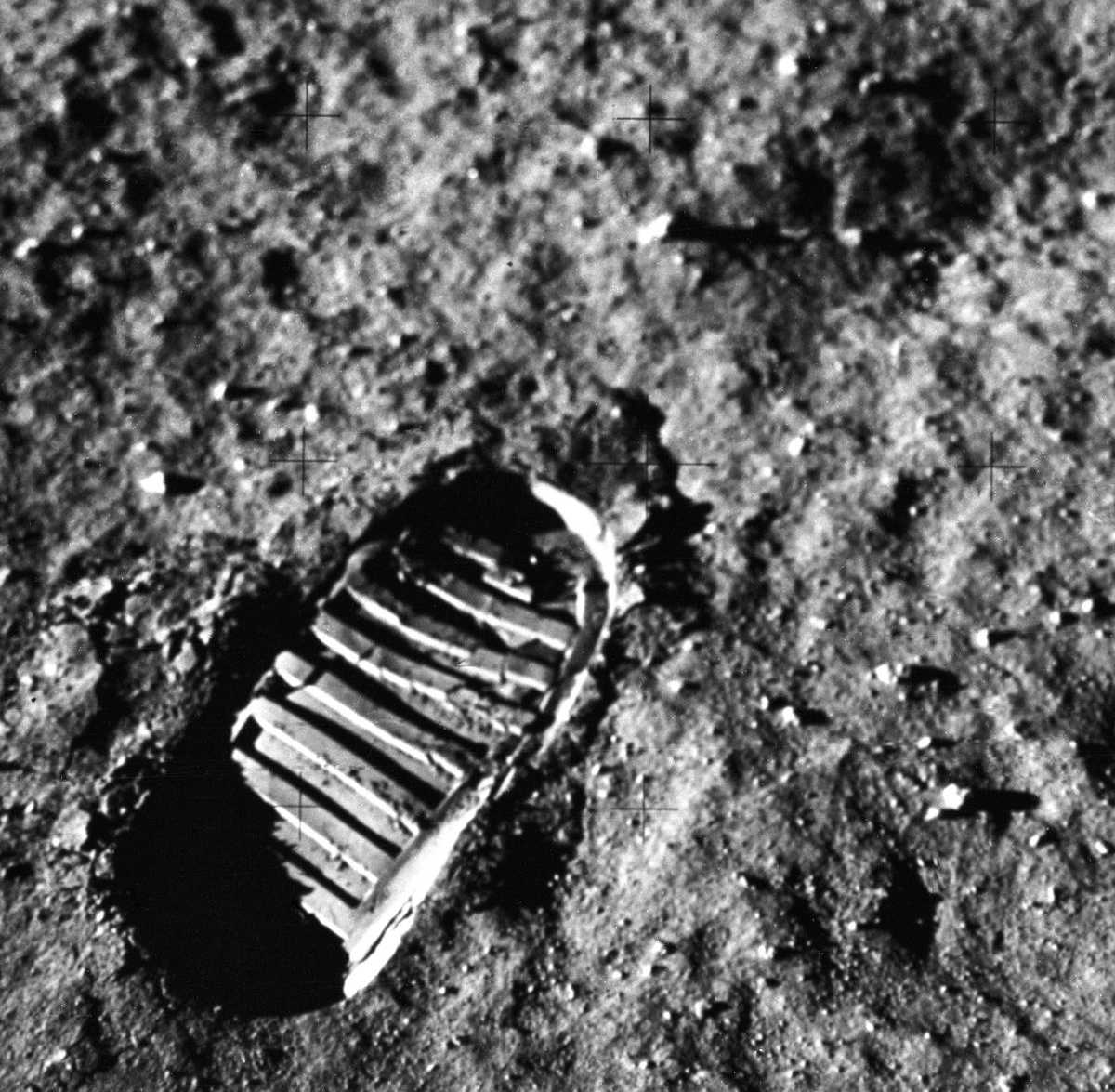 20 fotos impresionantes del espacio y la historia espacial 5 Huella en la Luna 1969
