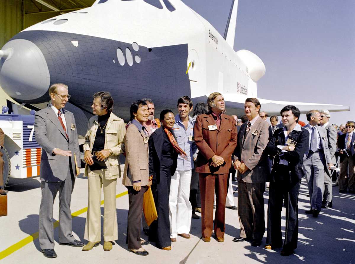 20 fotos impresionantes del espacio y la historia espacial 19 Star Trek 1976 Shuttle Enterprise
