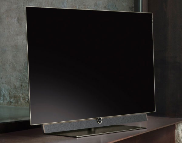 Loewe Bild 5, televisor OLED 4K con barra de sonido integrada 3 a fondo Loewe Bild 5 panel OLED
