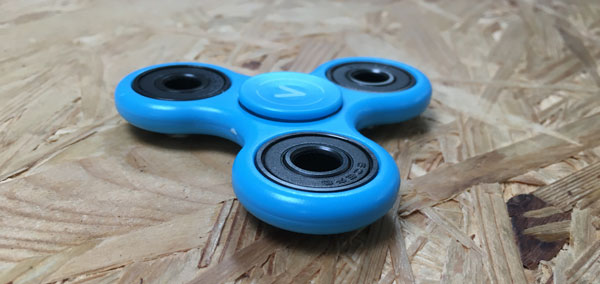 El fidget spinner que no querrás poner en manos de tus hijos 2 FIDGET SPINNER