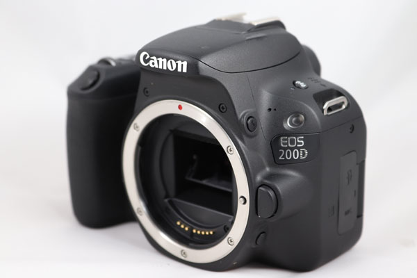 hemos probado Canon EOS 200D diseño