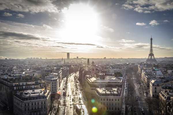 Francia pone fecha para prohibir la venta de coches diésel y gasolina