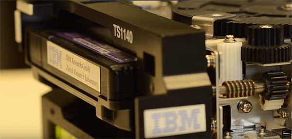 IBM logra almacenar hasta 330 millones de fotos con un cartucho diminuto