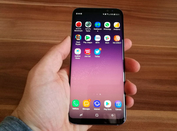 comparativa Samsung Galaxy S7 edge frente a móviles punteros de 2017 pantalla S8