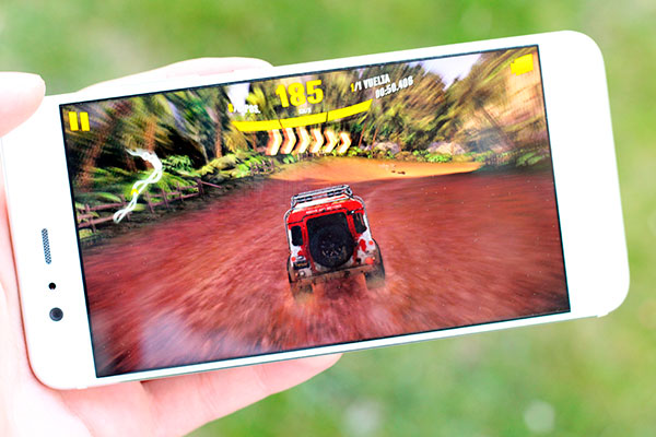 Comparativa Samsung Galaxy S7 edge frente a móviles punteros de 2017 12 comparativa Samsung Galaxy S7 edge frente a móviles punteros de 2017 potencia P10