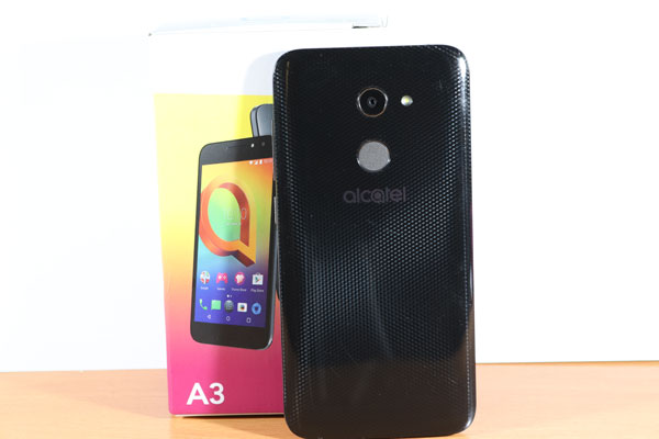 hemos probado Alcatel A3 trasera