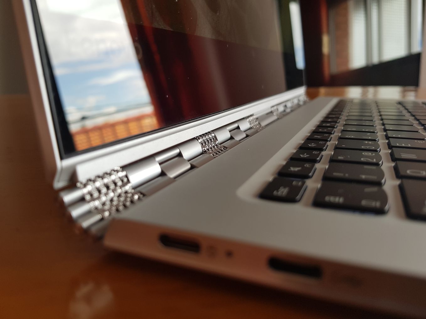 Diferencias y parecidos entre el Lenovo Yoga 920 y Yoga 910 7 Diferencias y parecidos entre el Lenovo Yoga 920 y Yoga 910 2
