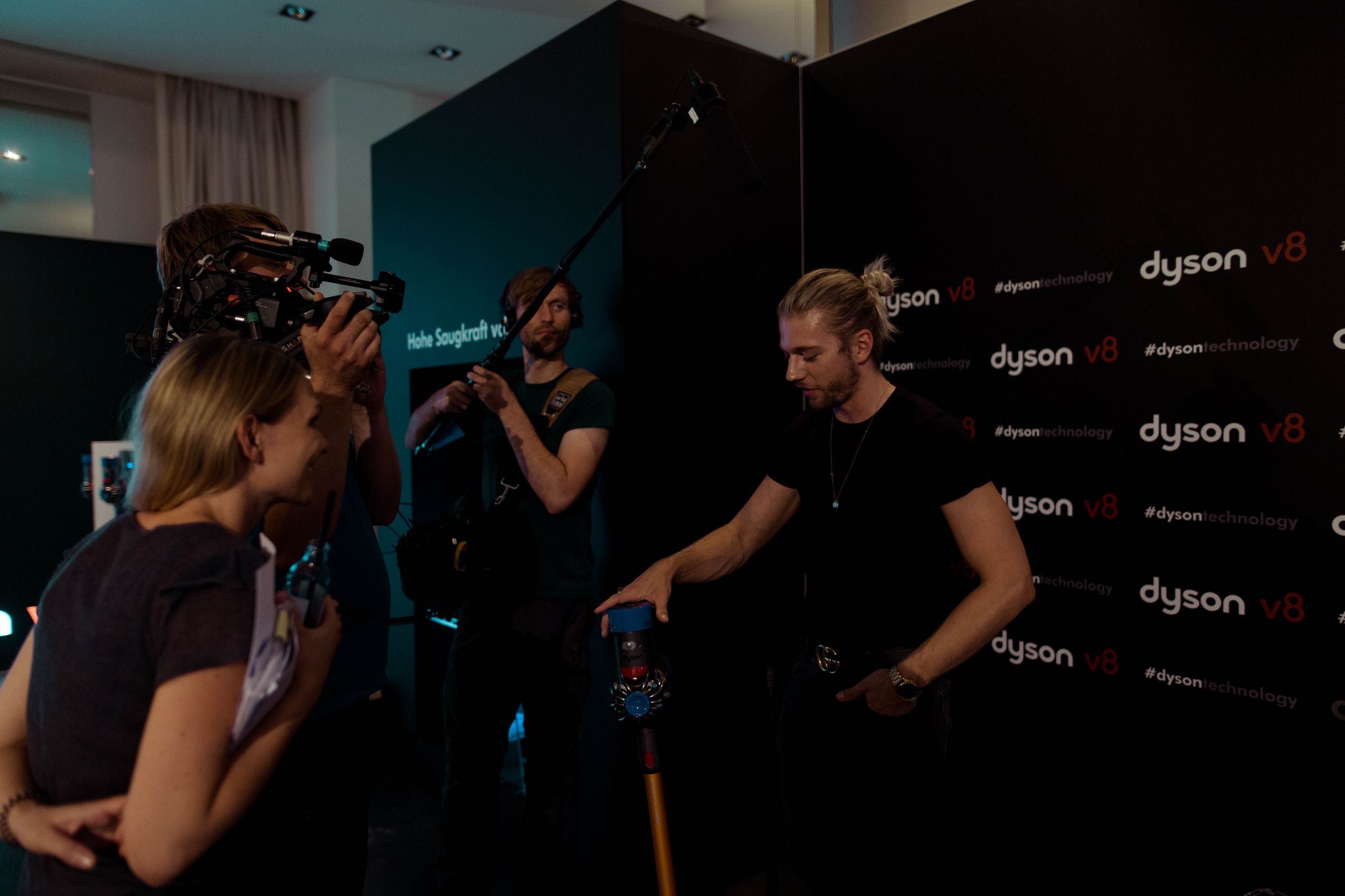Dyson muestra su renovado aspirador sin cable V8 y su secador Supersonic en Berlí­n 12