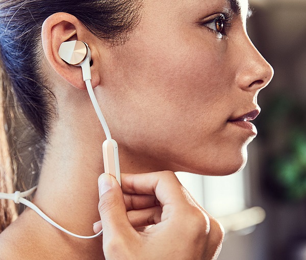 Fitbit Flyer, unos auriculares inalámbricos adaptables a cualquier oí­do