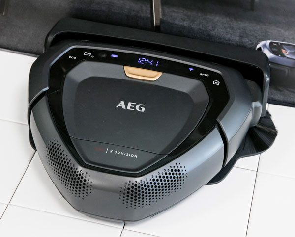 AEG CX7, VX9, VX7 y LX8, aspiradores y escobas para mascotas RX9