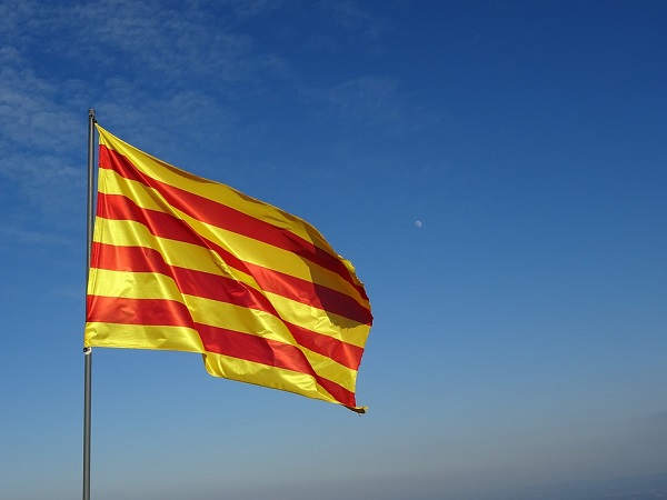 Los datos personales de los catalanes expuestos por un guiño a la independencia