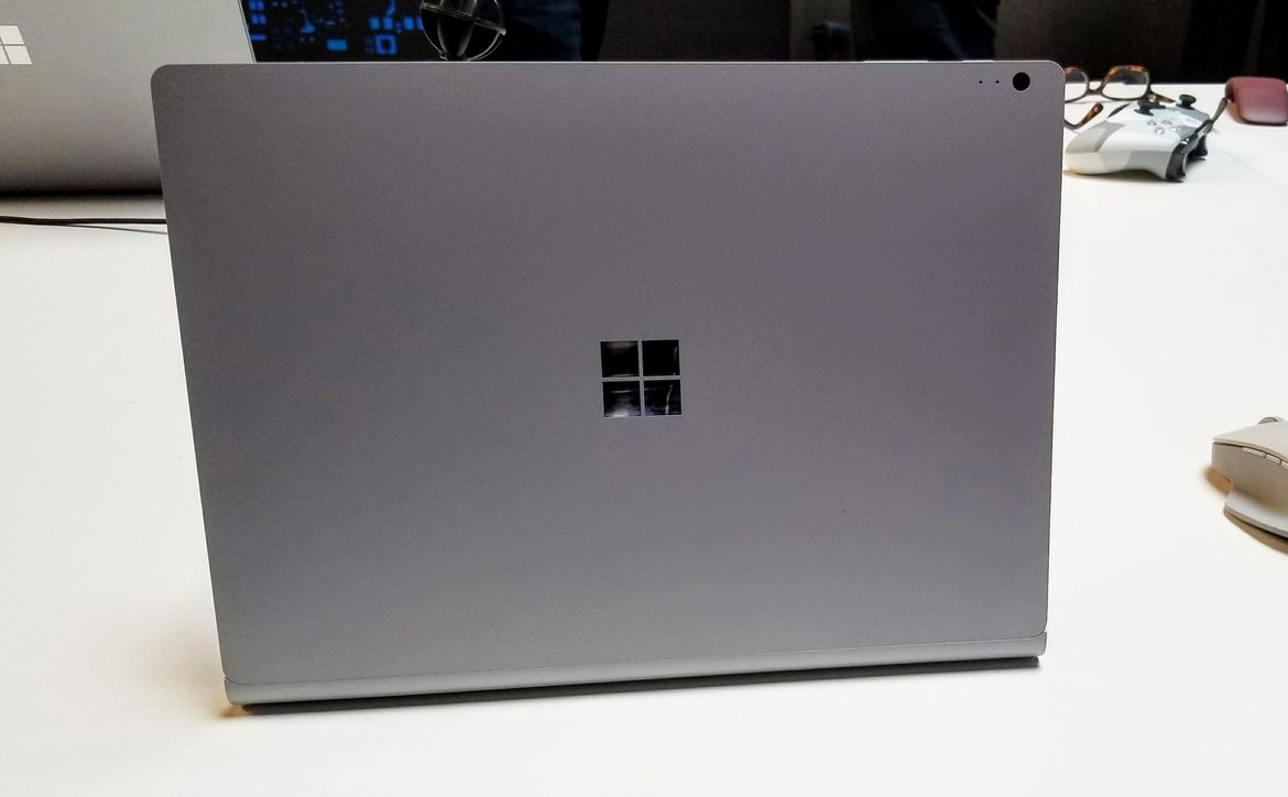 Microsoft Surface Book 2, convertible con gran baterí­a 8