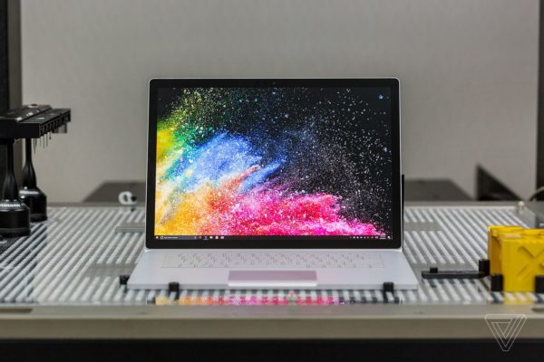 Microsoft Surface Book 2, convertible con gran baterí­a