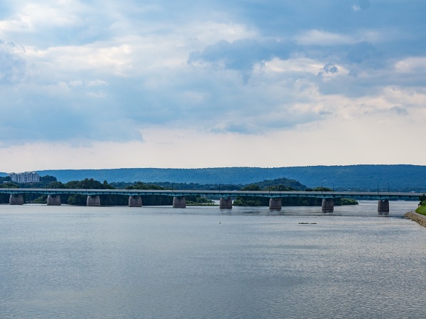 lago con puente