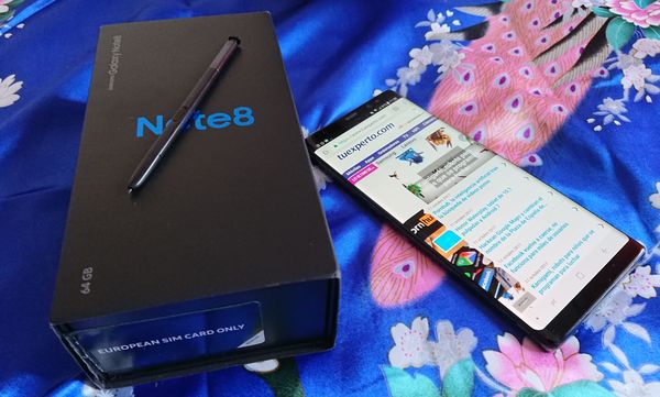 Samsung Galaxy Note 8 con caja y S Pen