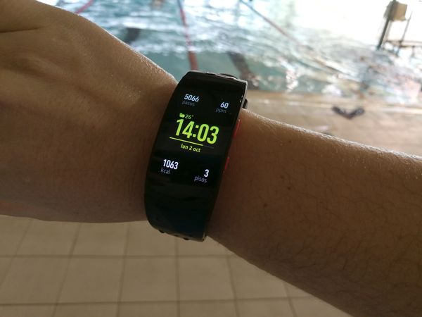 samsung gear fit2 pro piscina