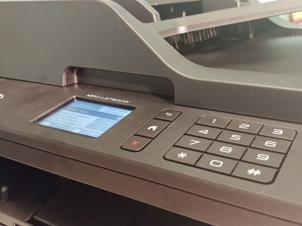 Brother MFC-L2750DW pantalla