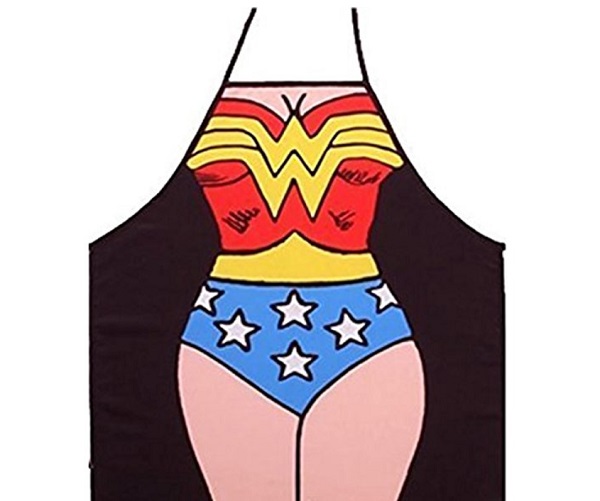 10 regalos baratos y originales de amigo invisible por menos de 10 euros 5 delantal wonder woman
